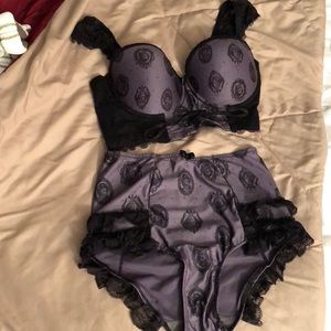 Pride prejudice and zombies lingerie set